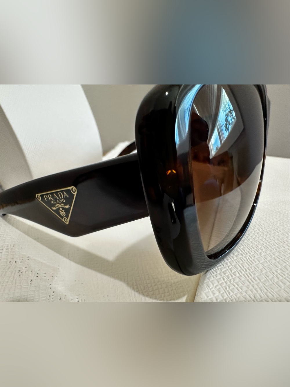 AUTHENTIC PRADA HERITAGE POLARIZED SUNGLASSES. HAVANA BROWN. WORN ONCE!!